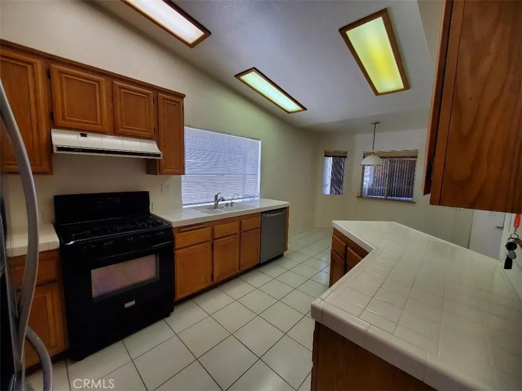 2137 Garland Way, Hemet, California 92545 home-pic-9