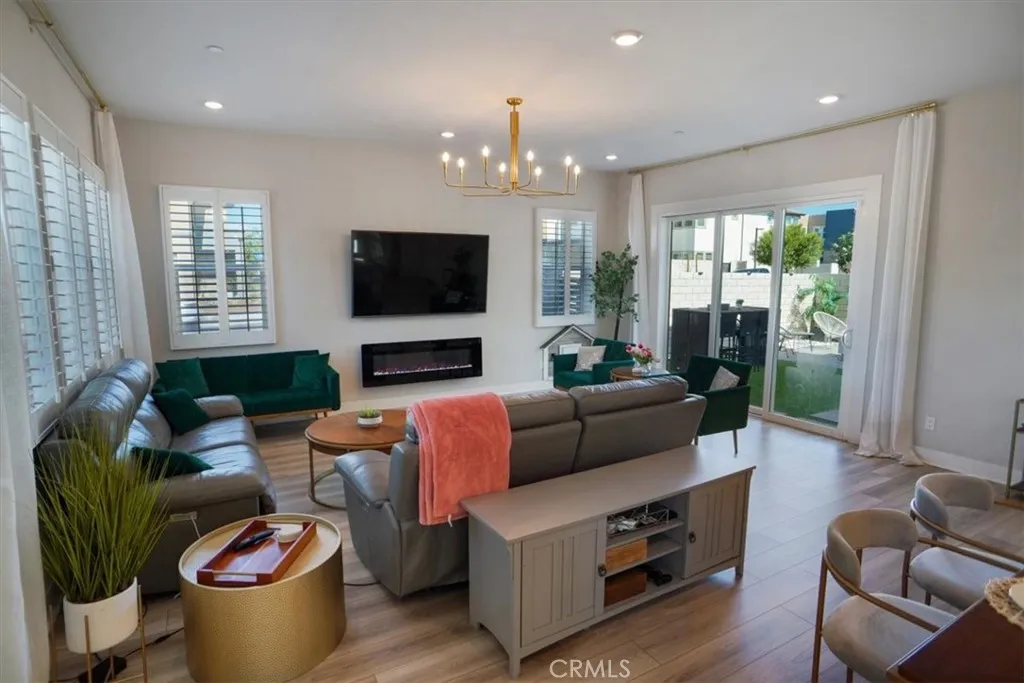 27004 Goldfields Court, Valencia, California 91381 home-pic-7