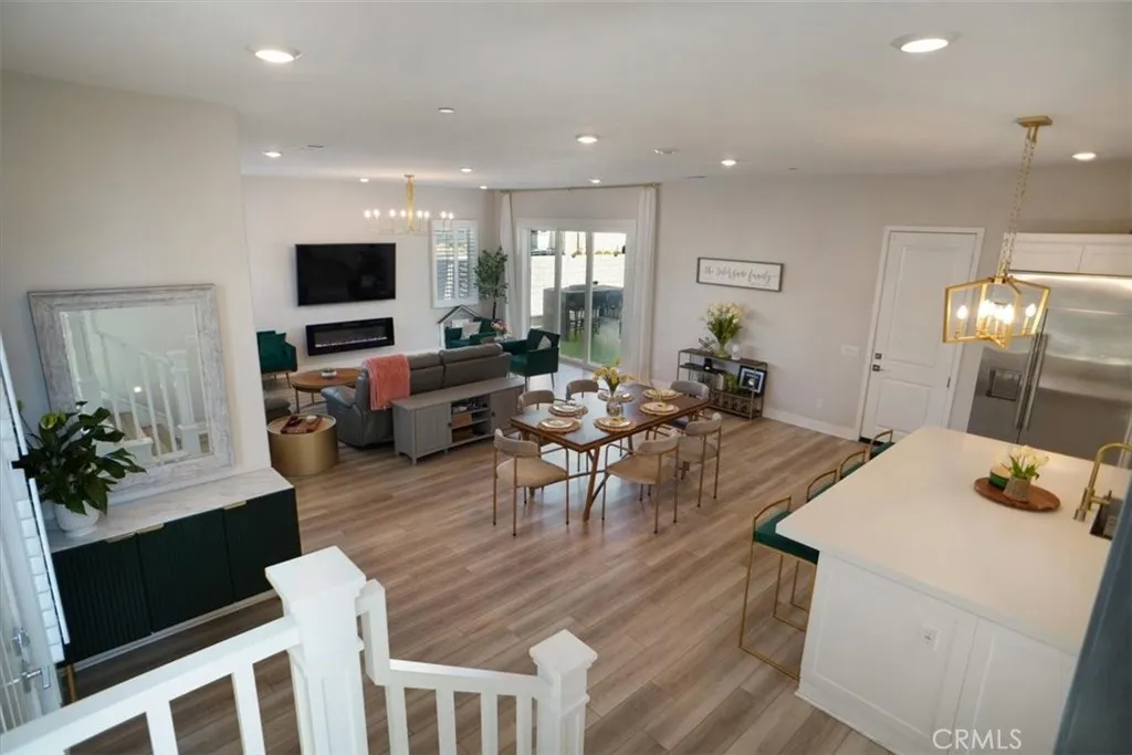 27004 Goldfields Court, Valencia, California 91381 home-pic-3