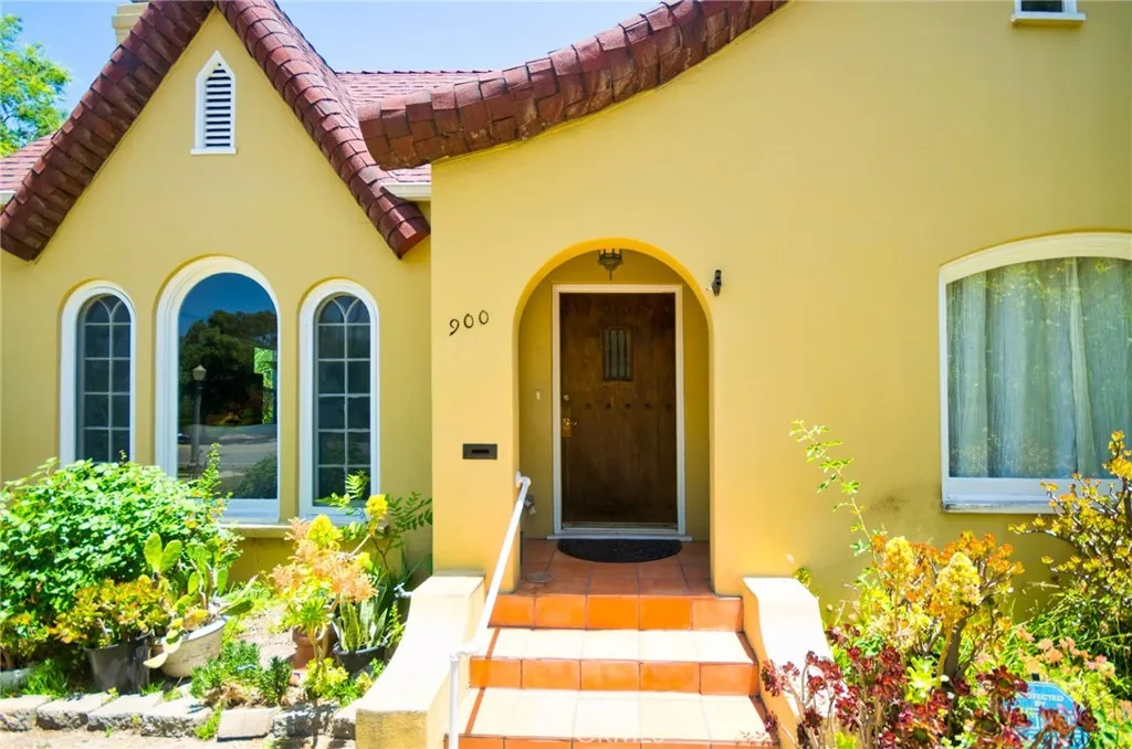 900 S Los Robles Avenue, Pasadena, California 91106, ,Residential Income,For Sale,Los Robles,WS25185431