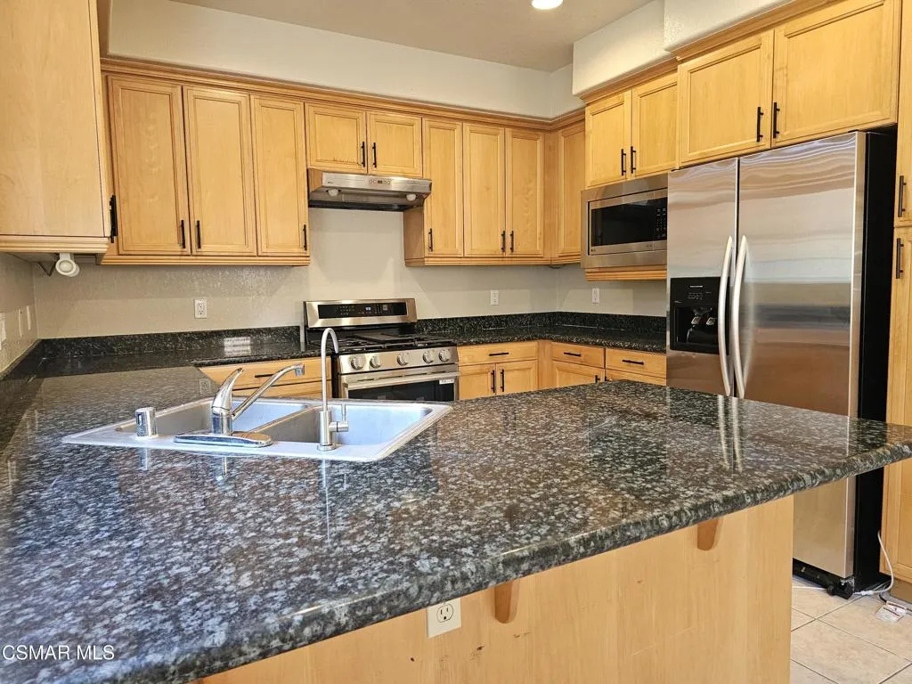 5616 Etiwanda Avenue 16, Tarzana, California 91356, 4 Bedrooms Bedrooms, ,3 BathroomsBathrooms,Residential Lease,For Rent,Etiwanda,225004218