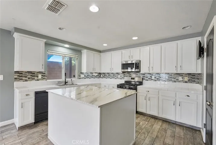 1026 Papaya Street, Madera, California 93638