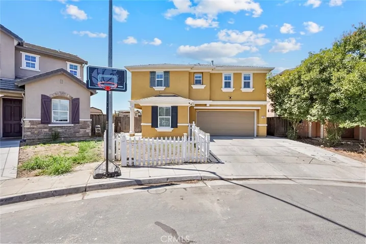 1026 Papaya Street, Madera, California 93638