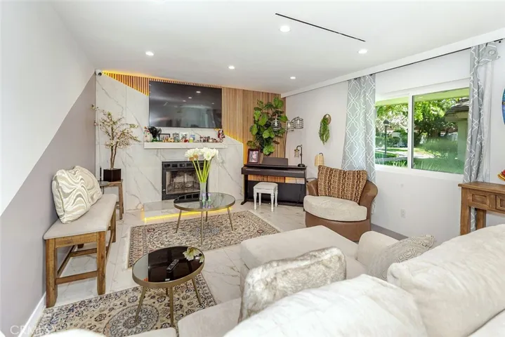 10426 Larwin Avenue, Chatsworth, California 91311