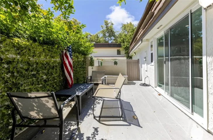 10426 Larwin Avenue, Chatsworth, California 91311