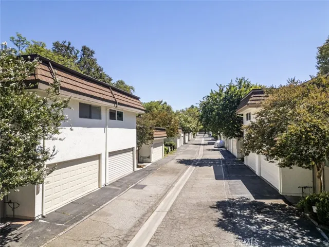10426 Larwin Avenue, Chatsworth, California 91311