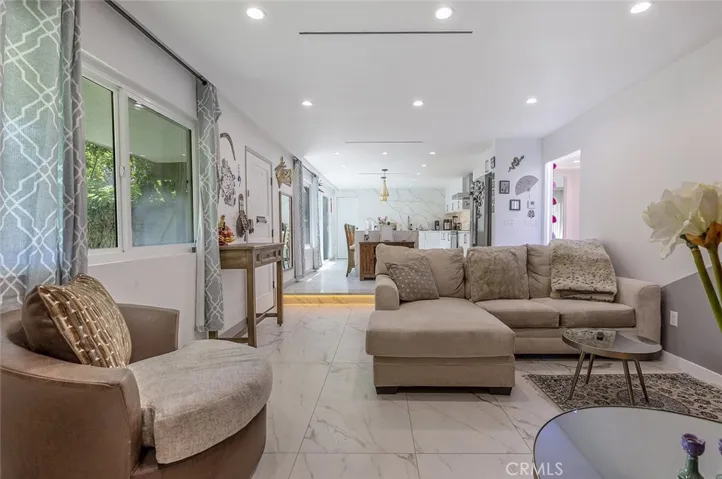 10426 Larwin Avenue, Chatsworth, California 91311