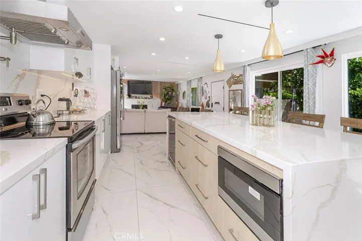 10426 Larwin Avenue, Chatsworth, California 91311