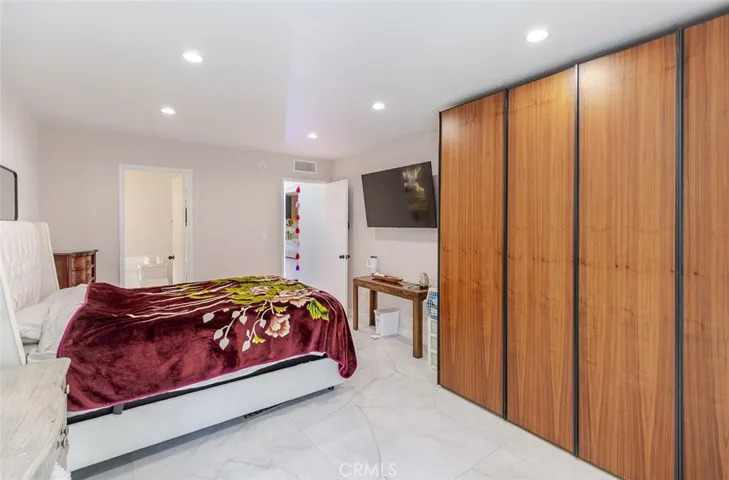 10426 Larwin Avenue, Chatsworth, California 91311
