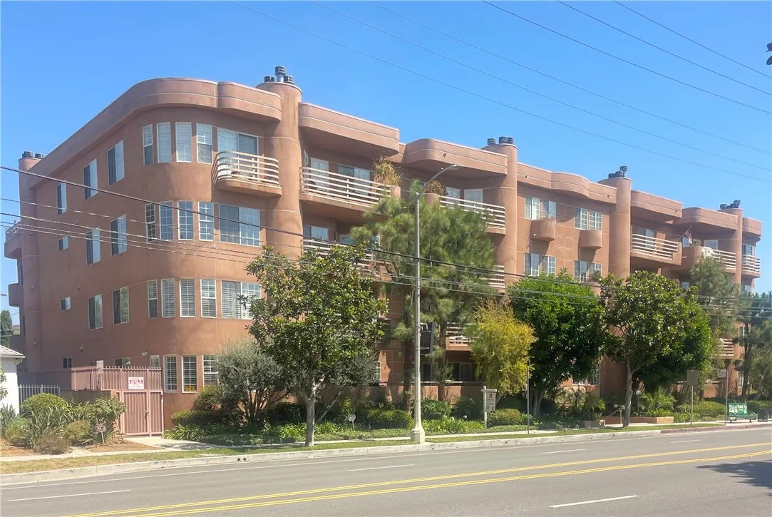 Front Street View