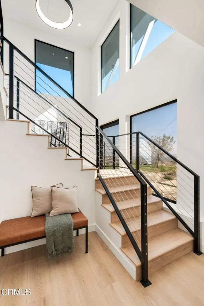 708 Skyview Terrace, Ventura, California 93003 home-pic-8