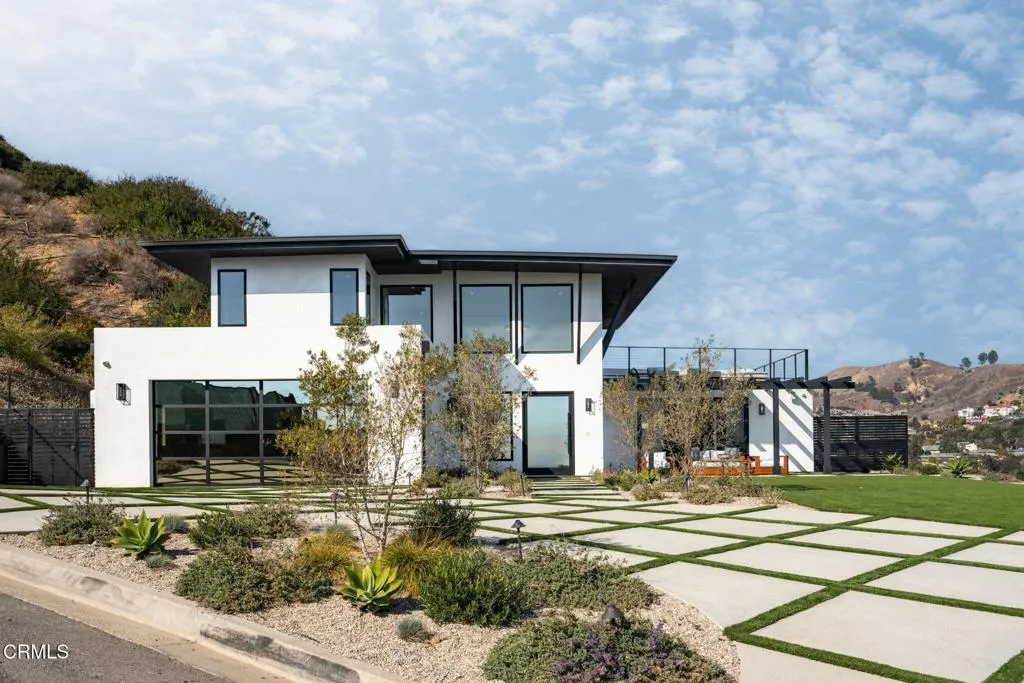 708 Skyview Terrace, Ventura, California 93003 home-pic-1