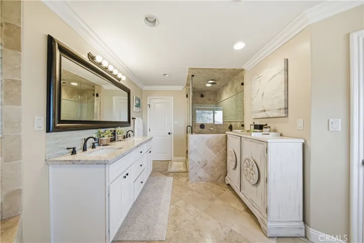 30990 Blackhorse Drive, Canyon Lake, California 92587