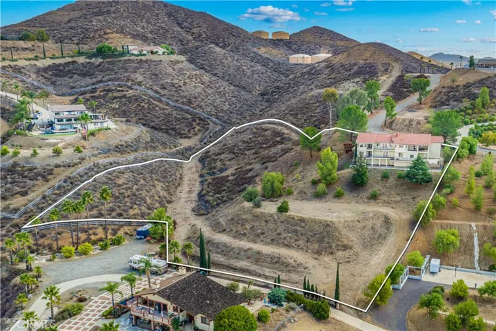 30990 Blackhorse Drive, Canyon Lake, California 92587