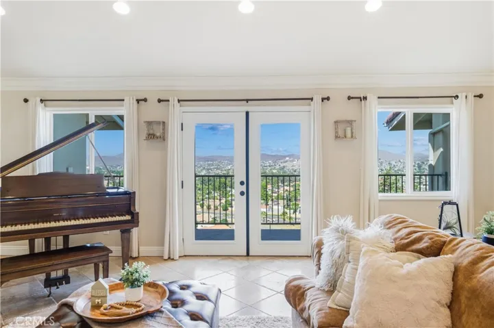 30990 Blackhorse Drive, Canyon Lake, California 92587