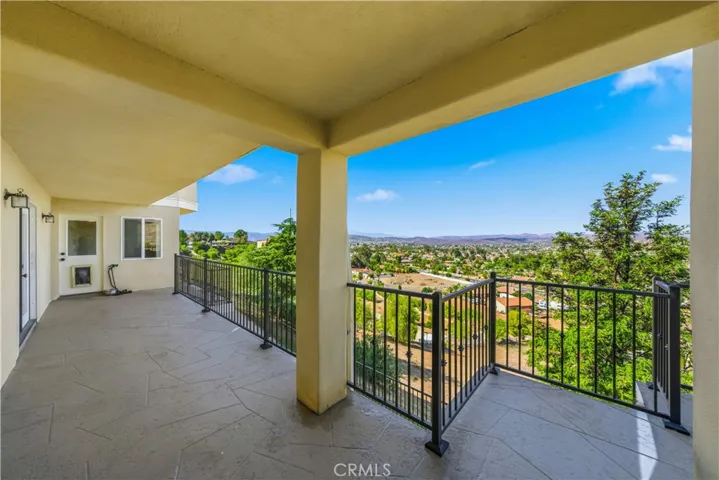 30990 Blackhorse Drive, Canyon Lake, California 92587
