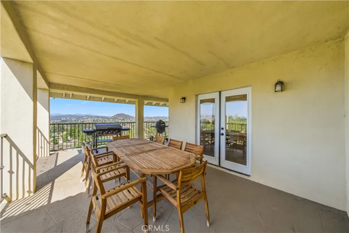 30990 Blackhorse Drive, Canyon Lake, California 92587