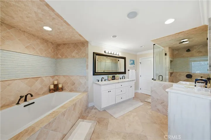 30990 Blackhorse Drive, Canyon Lake, California 92587