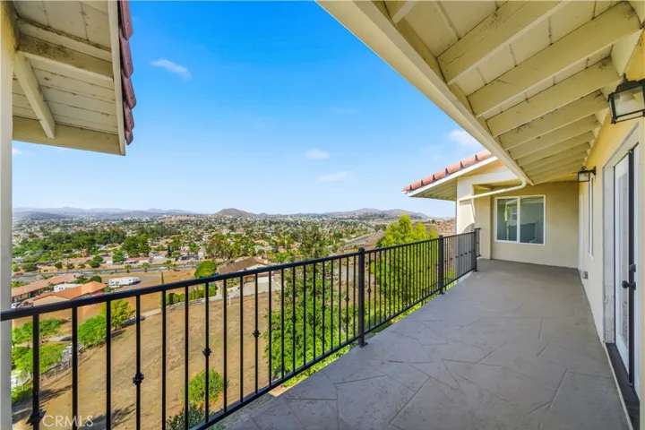 30990 Blackhorse Drive, Canyon Lake, California 92587