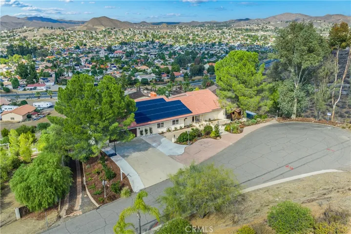 30990 Blackhorse Drive, Canyon Lake, California 92587