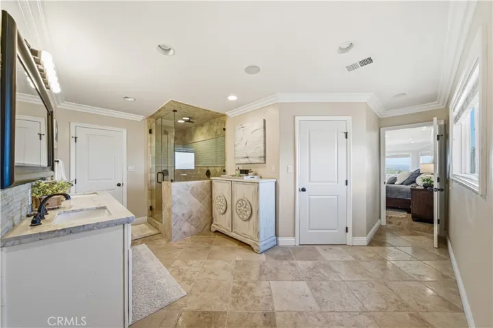 30990 Blackhorse Drive, Canyon Lake, California 92587