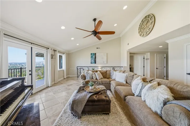30990 Blackhorse Drive, Canyon Lake, California 92587