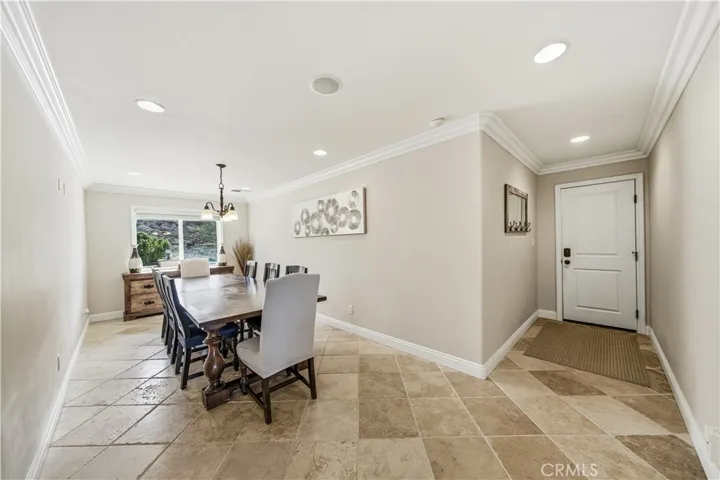 30990 Blackhorse Drive, Canyon Lake, California 92587