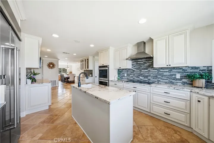 30990 Blackhorse Drive, Canyon Lake, California 92587
