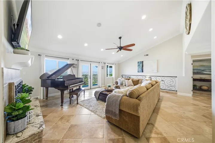 30990 Blackhorse Drive, Canyon Lake, California 92587