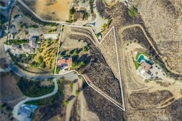30990 Blackhorse Drive, Canyon Lake, California 92587