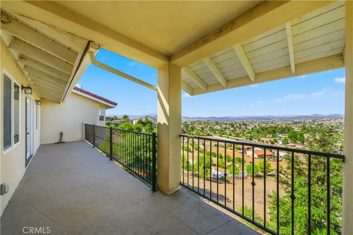 30990 Blackhorse Drive, Canyon Lake, California 92587