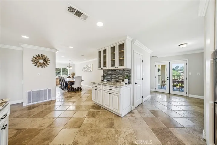 30990 Blackhorse Drive, Canyon Lake, California 92587