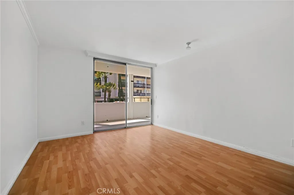 5339 Newcastle Avenue 112, Encino, California 91316 home-pic-31
