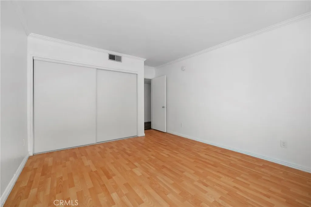 5339 Newcastle Avenue 112, Encino, California 91316 home-pic-30