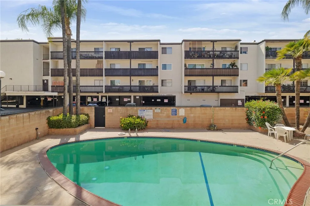 5339 Newcastle Avenue 112, Encino, California 91316 home-pic-35