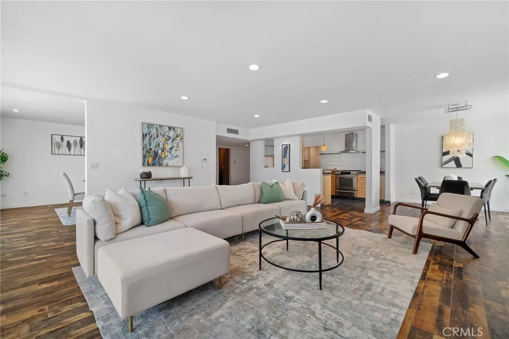 5339 Newcastle Avenue 112, Encino, California 91316 home-pic-7