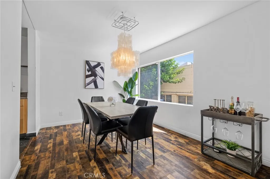 5339 Newcastle Avenue 112, Encino, California 91316 home-pic-3
