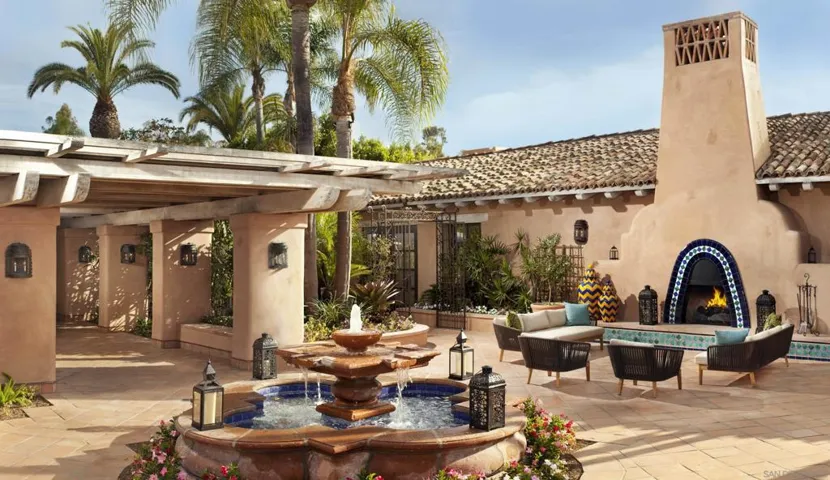 At the heart of Rancho Valencia, the charming courtyard invites you to linger with its signature restaurant, beautiful fountain and boutique shop