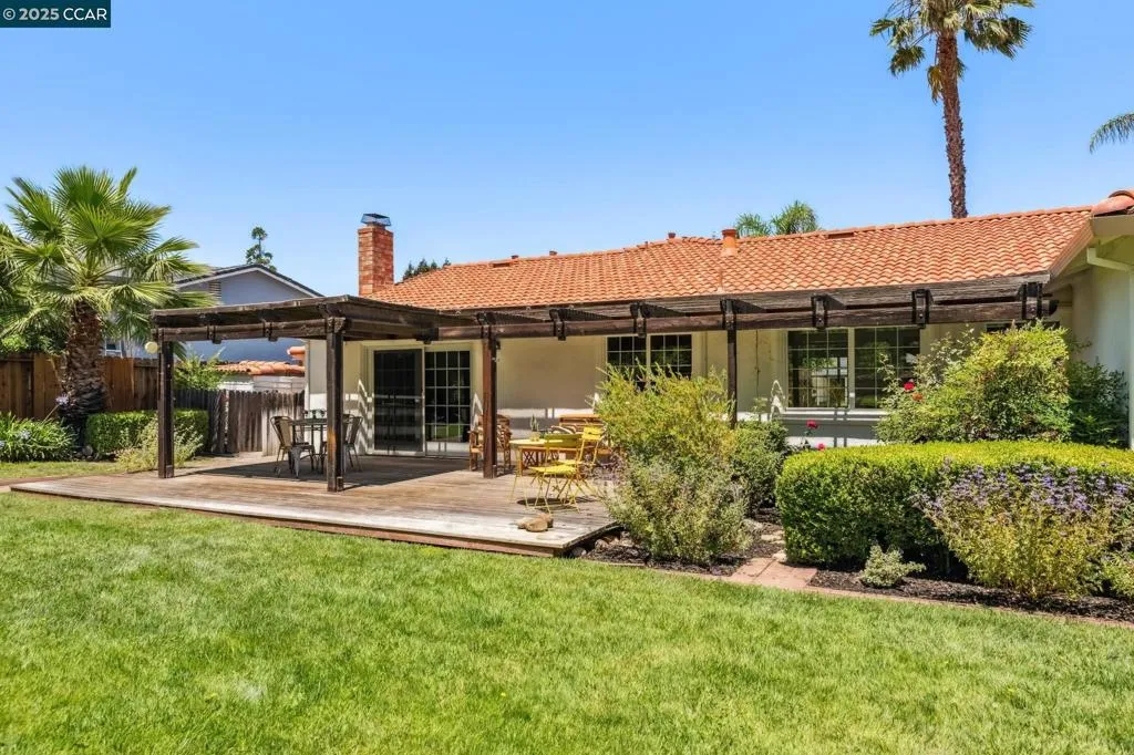 785 Bloching Cir, Clayton, California 94517 home-pic-32