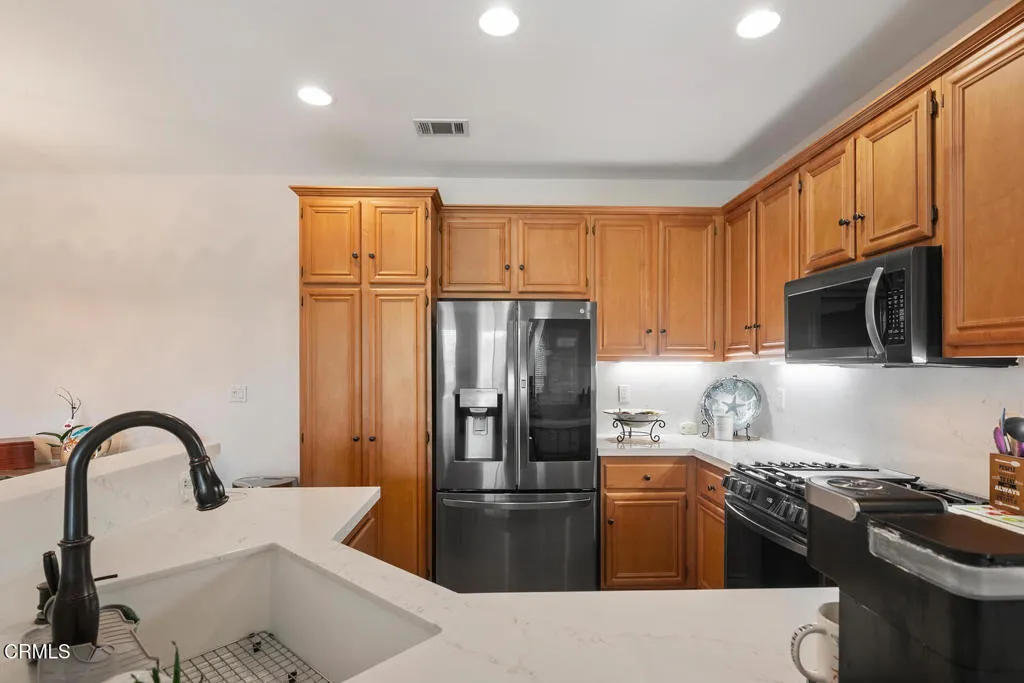 2410 Kipana Avenue, Ventura, California 93001 home-pic-10