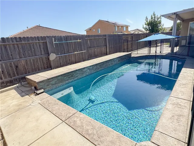 15527 Avanti Drive, Bakersfield, California 93314