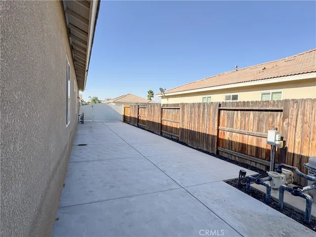 15527 Avanti Drive, Bakersfield, California 93314