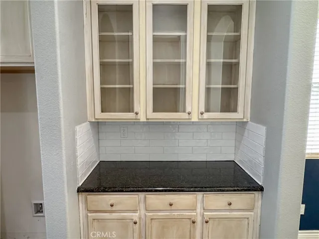 15527 Avanti Drive, Bakersfield, California 93314