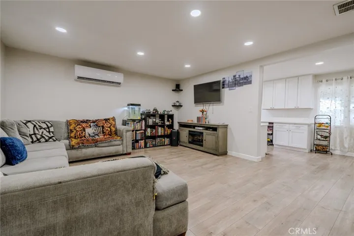 1924 Hunter Road, Colton, California 92324
