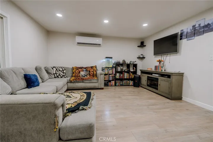 1924 Hunter Road, Colton, California 92324
