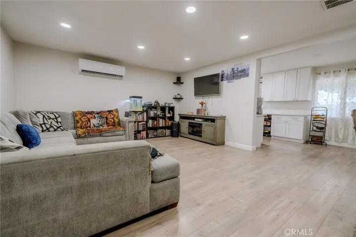 1924 Hunter Road, Colton, California 92324