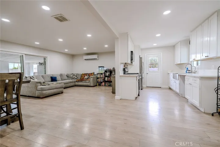 1924 Hunter Road, Colton, California 92324