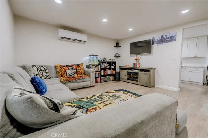1924 Hunter Road, Colton, California 92324