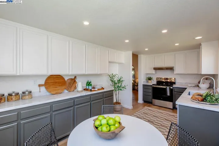 21 Ulster Pl, Alameda, California 94502