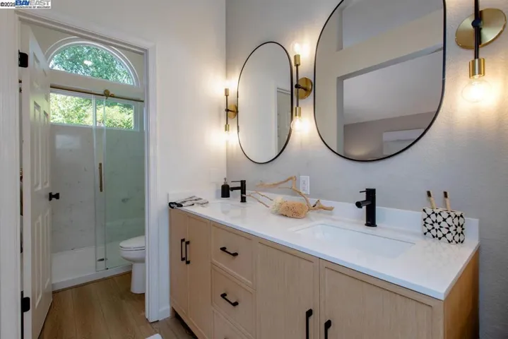 21 Ulster Pl, Alameda, California 94502